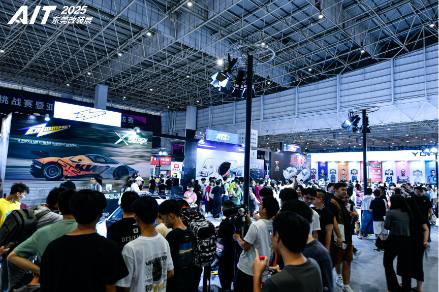 2025 Dongguan AIT Tuning Show: When Modified Cars Meet Models, a “Big vs. Small” Battle
