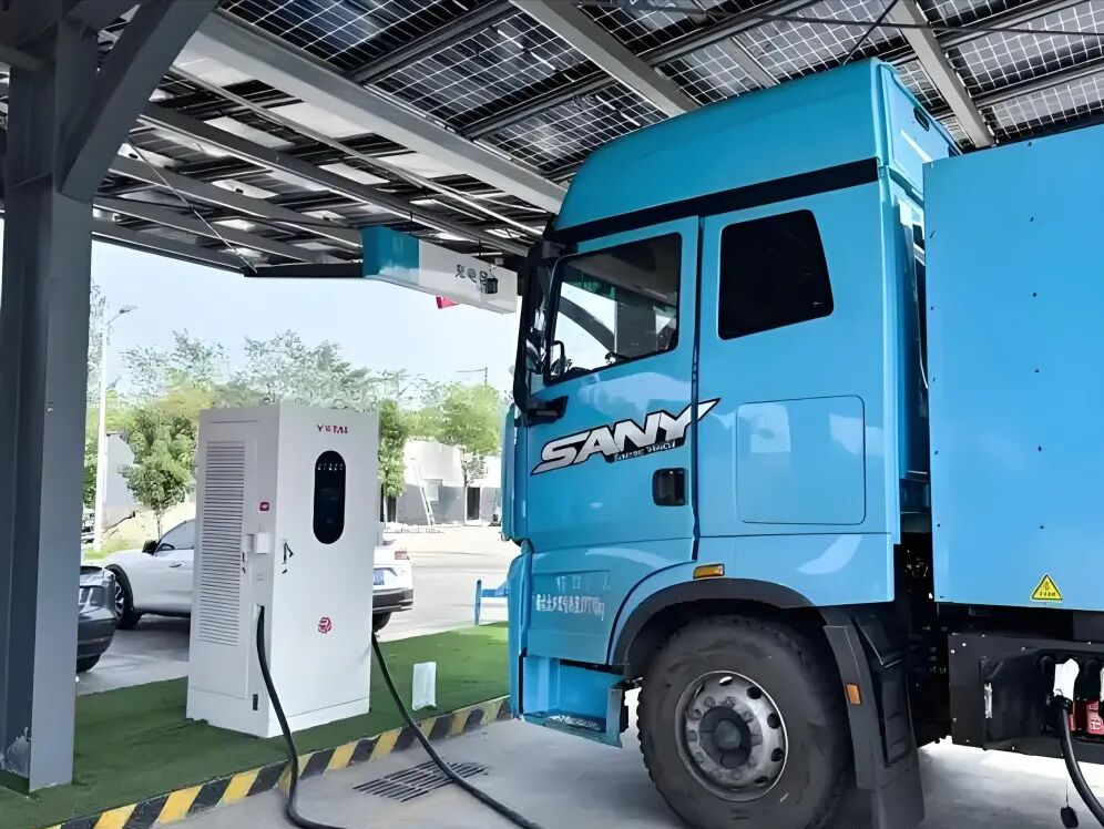 Multi-Channel Ecosystem Layout of Charging Stations: From Energy Supply Hubs to Value Aggregation Points