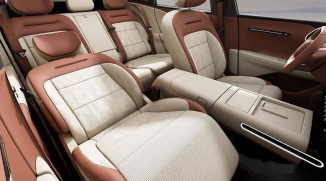 Beyond Big Screens: 3 Best-Selling Family SUVs Are Turning Toward “Home-Like” Interiors