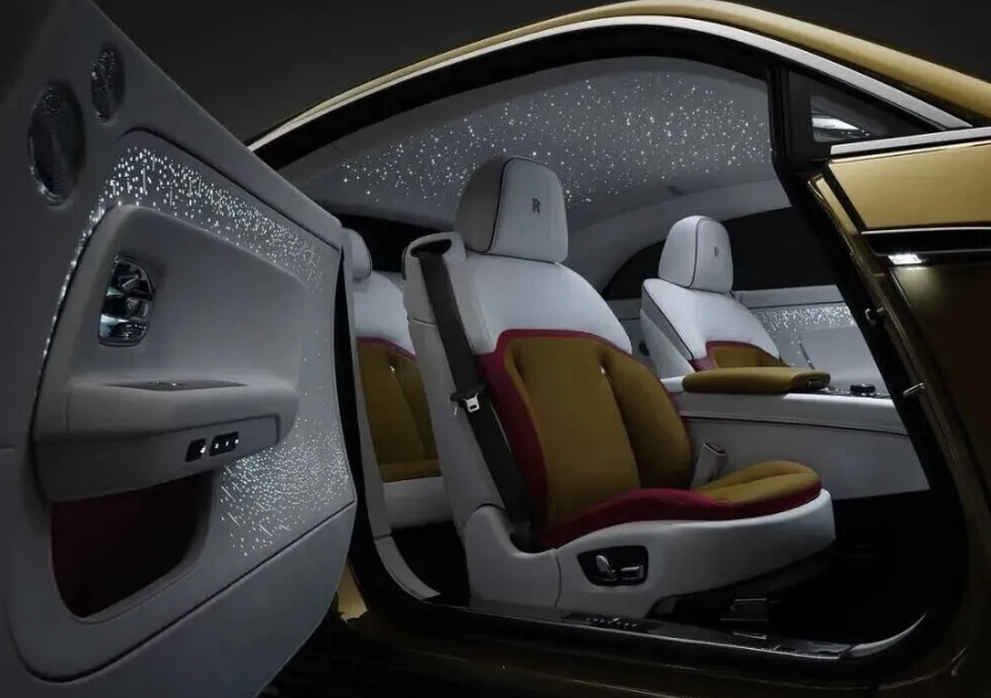 E-Paper Enters Car Door Panels: The “Ink” from E-Readers Is Coming to Automotive Interiors!