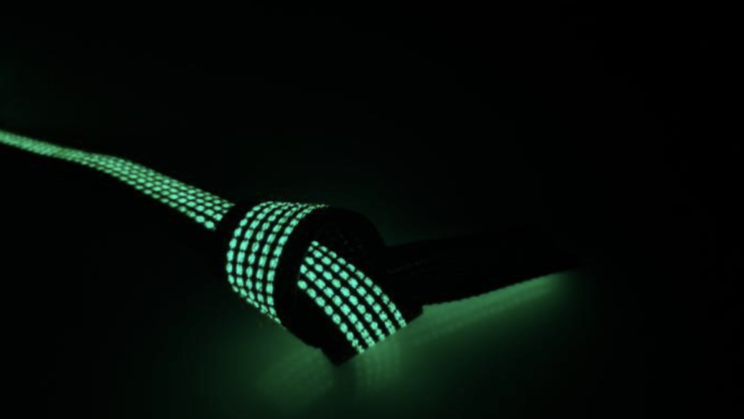 Luminous Fibers Enter Automotive Interiors: What Makes Taihe New Material’s First-Generation Product Different from Traditional Ambient Lighting