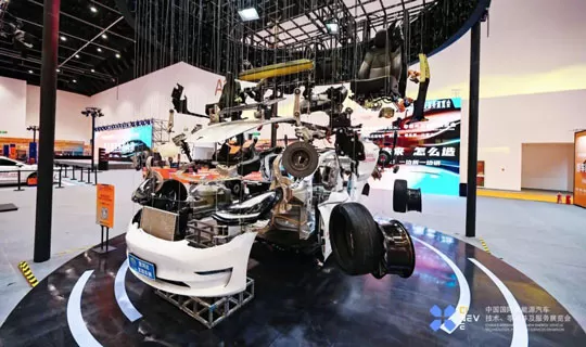 CINEVE 2025's Vehicle Disassembly Event Goes Viral! 60,000 Attendees and Over 100 Million Online Views!