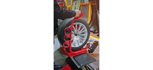 Unitex 989JC Wheel Balancer