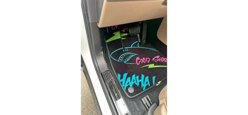 Xinluyuan Good Shark Cartoon Creative Floor Mat - Blue Pink Green Design